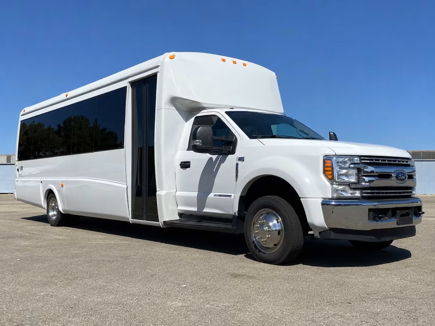15 passenger minibus