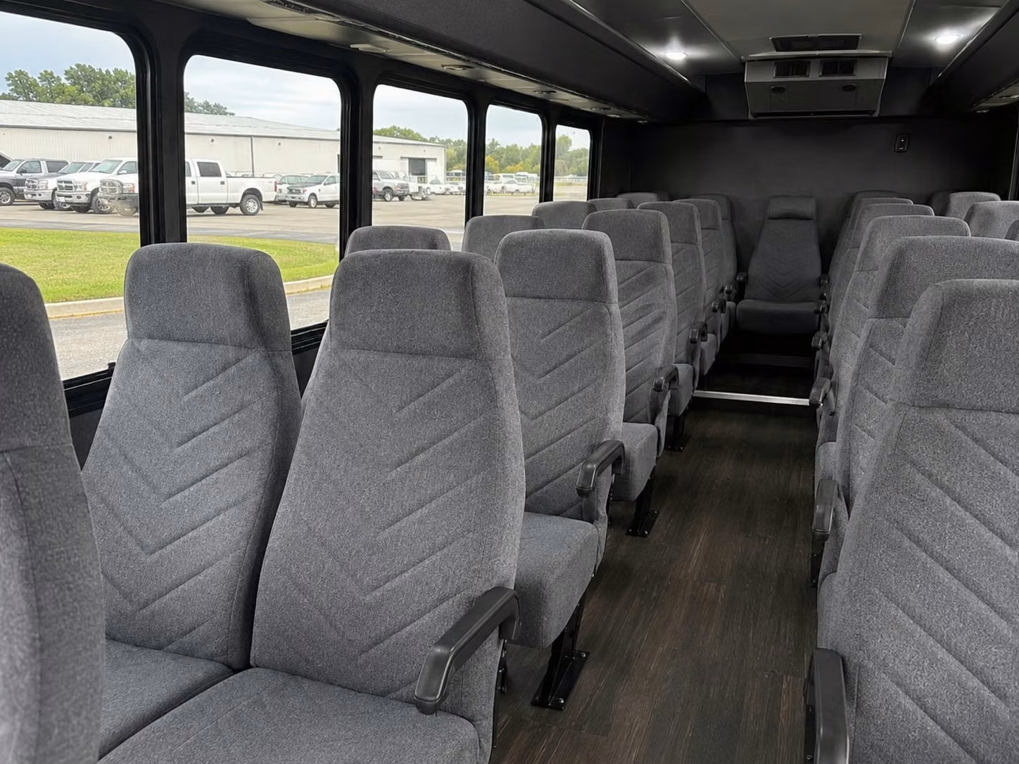 norfolk 15 passenger minibus rental