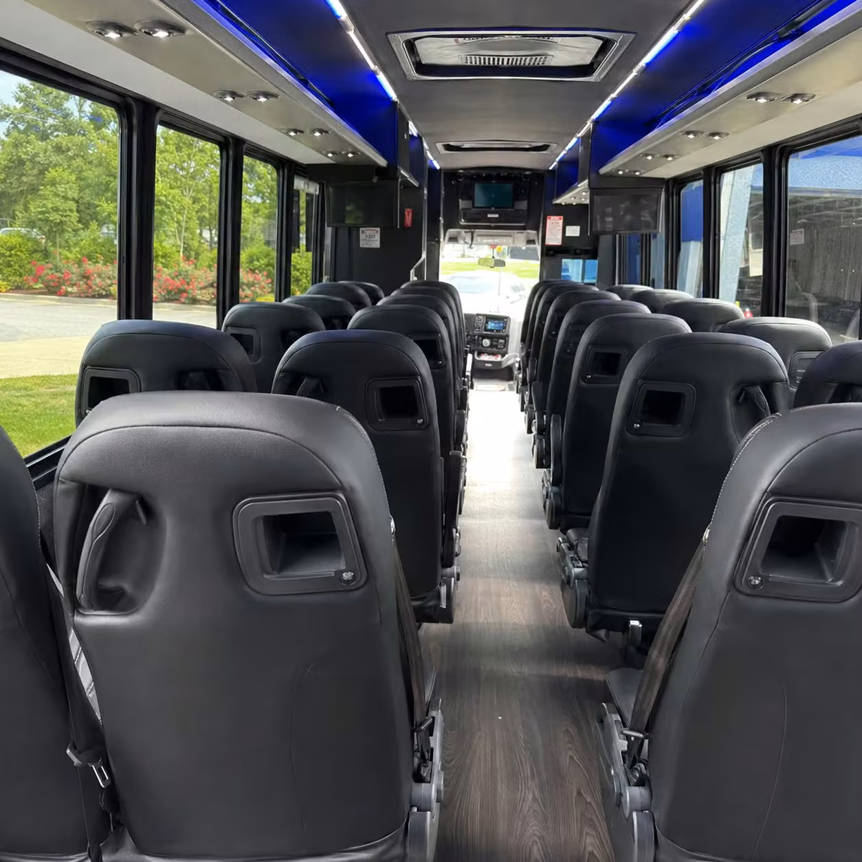 norfolk 25 passenger minibus rental