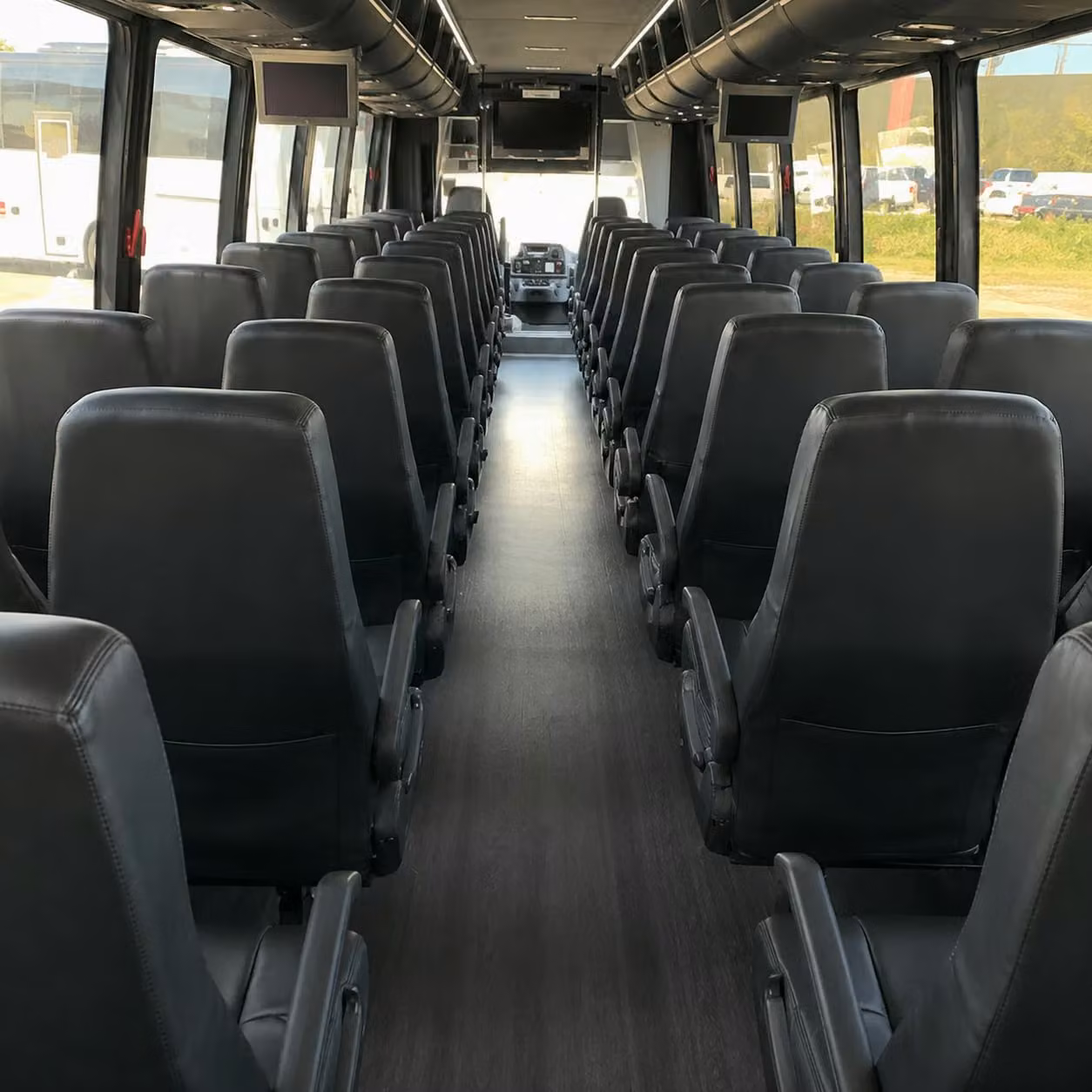 norfolk 28 passenger minibus rental