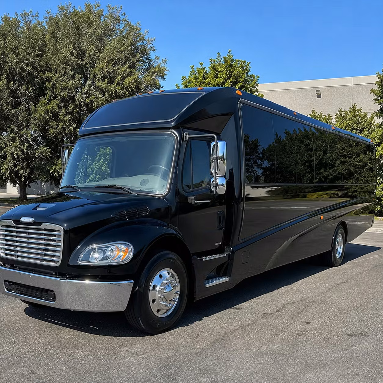 norfolk 35 passenger minibus rental